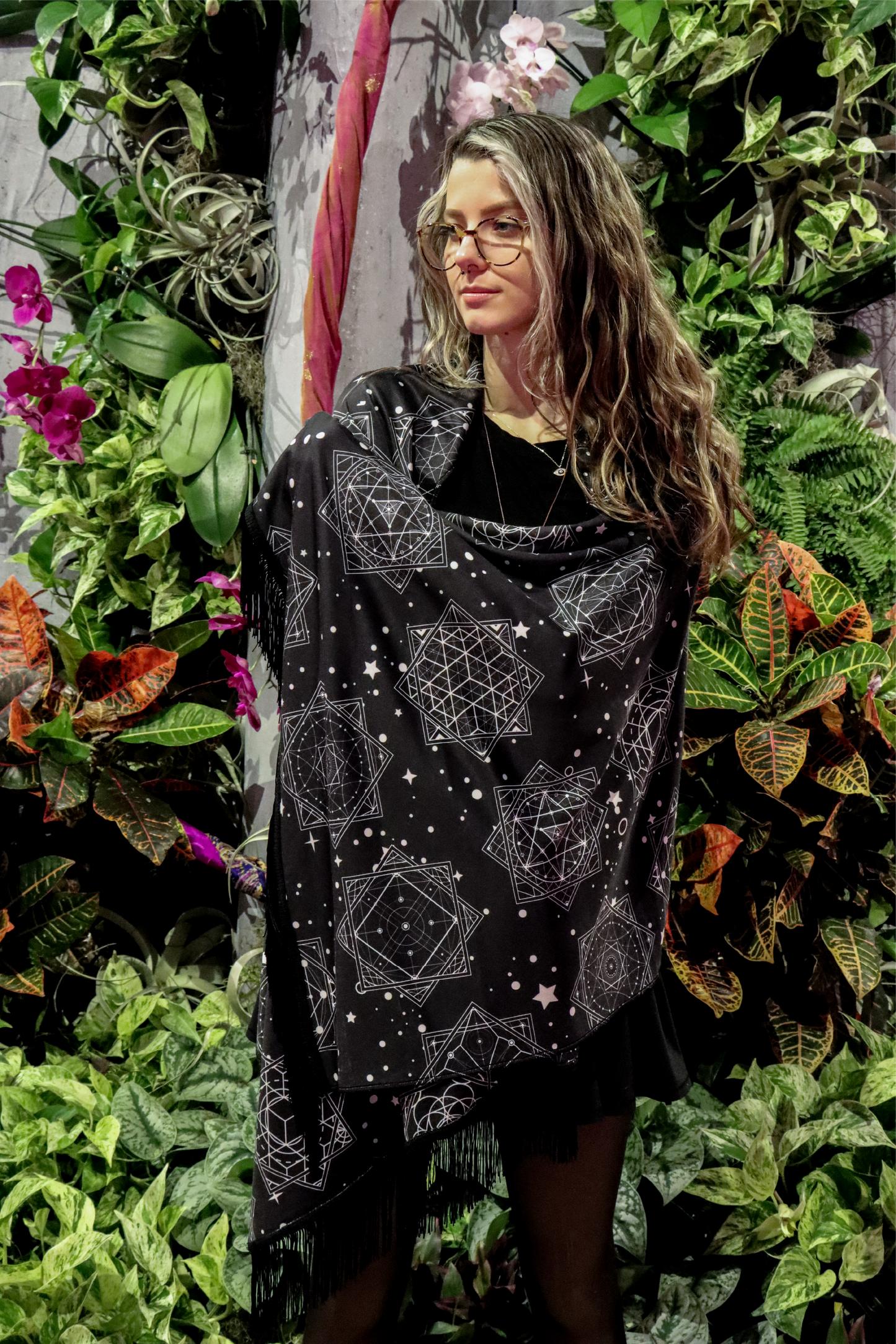 Black and White FlowStar Pashmina